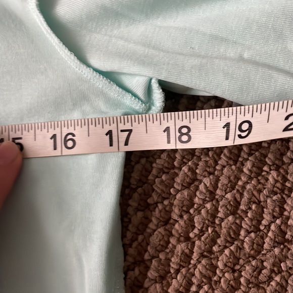 NWOT Ralph Lauren Stretch Basic Cuffed Short Sleeve Blouse (size M) - Picture 6 of 8